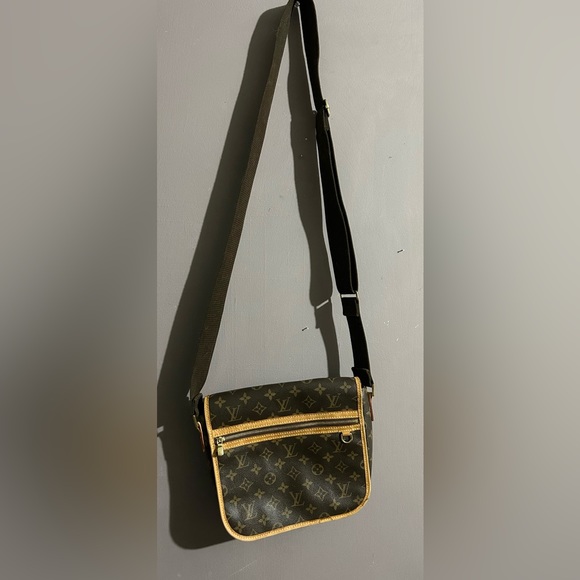 Authentic Louis Vuitton Bosphore pm messenger - Picture 2 of 11